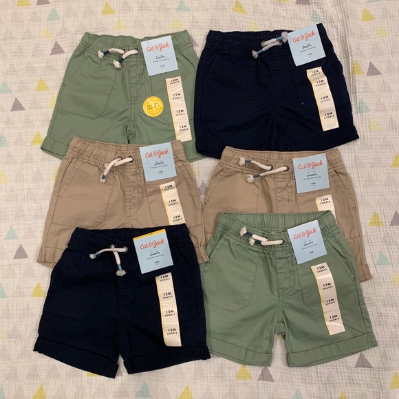 ☀️3 pairs of shorts 12 Months - Picture 2 of 4